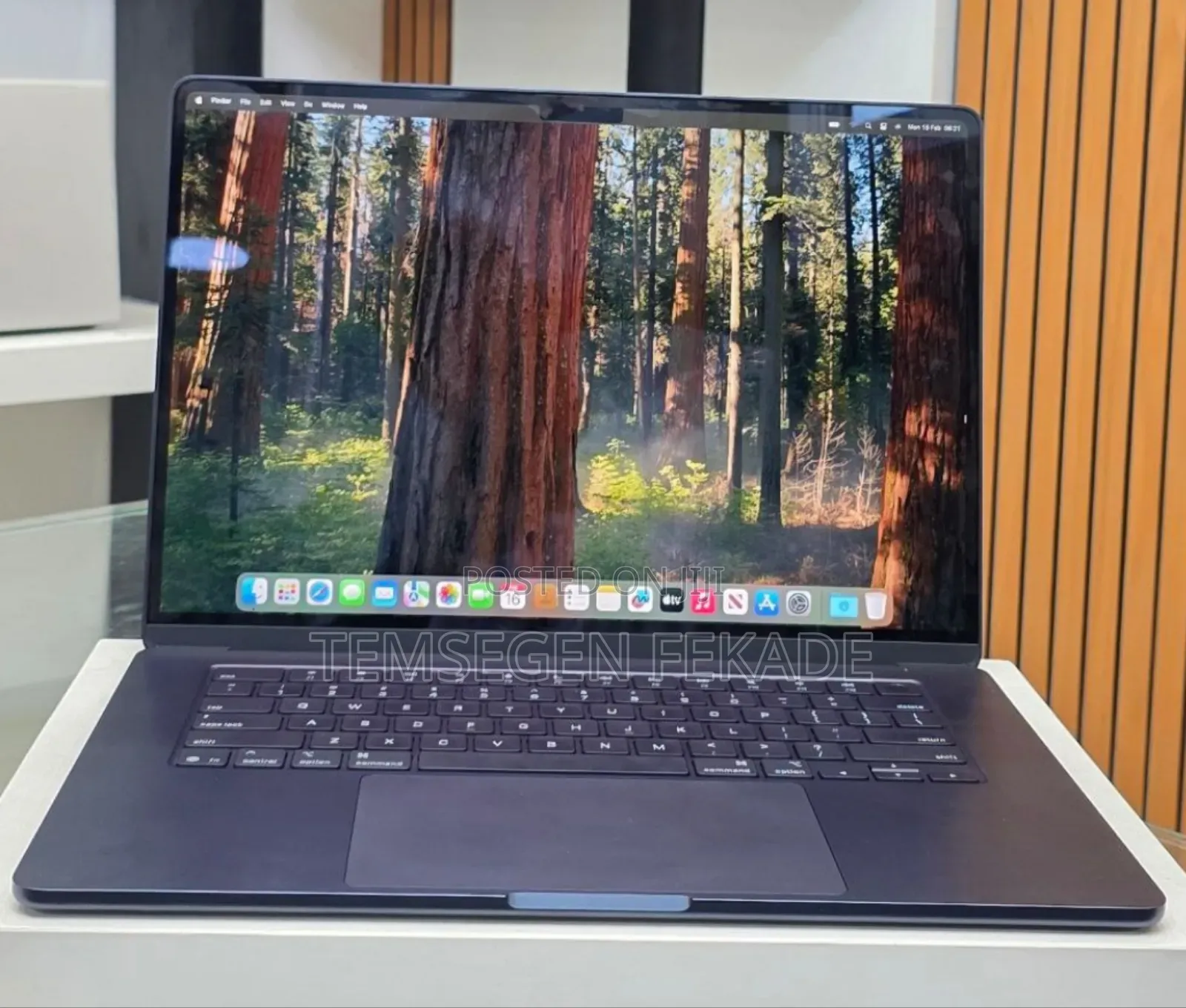 New Apple MacBook Air 2025 M4 15-inch 16GB Apple M4 Max SSD 256GB