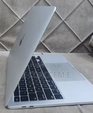 New Laptop Apple MacBook Air 2020 8GB Intel Core i5 SSD 256GB