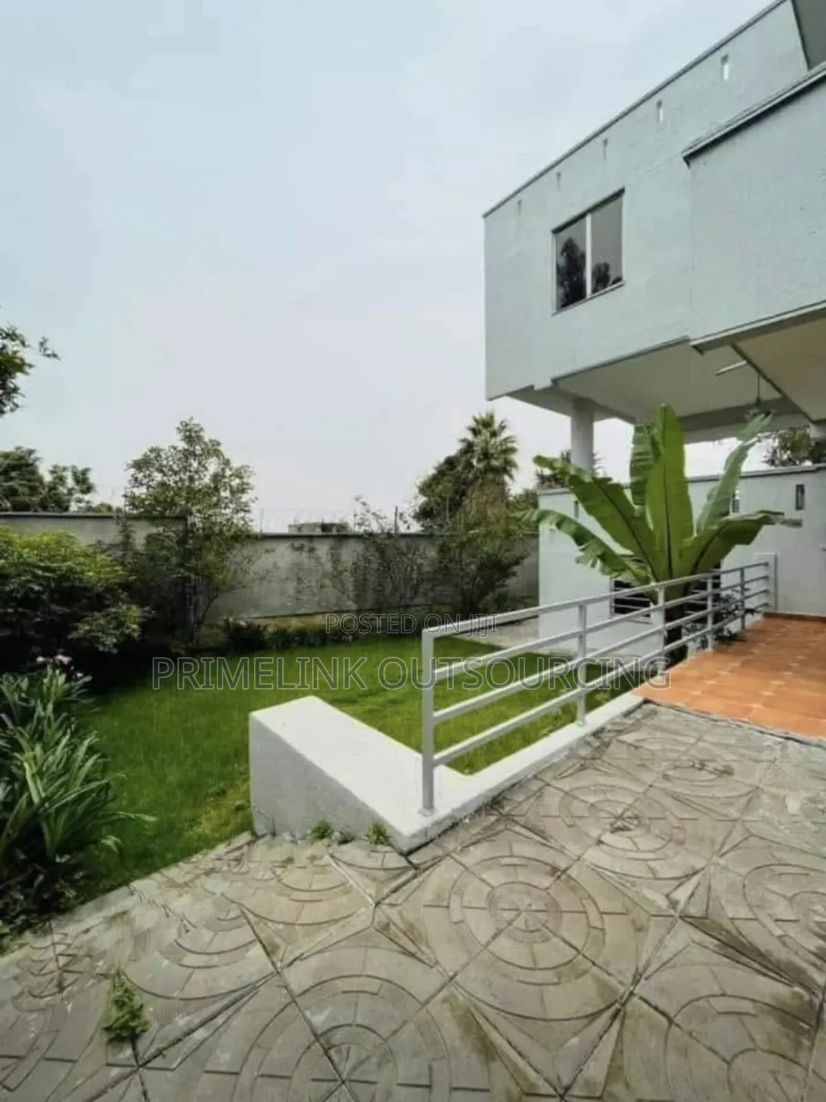 5bdrm Villa in Own, Yeka for rent
