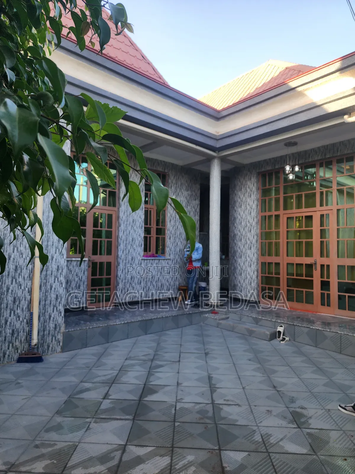 Furnished 5bdrm House in Oromia-Finfinne for sale