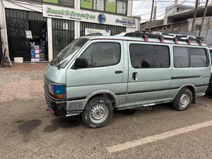 Toyota HiAce 2004 Blue