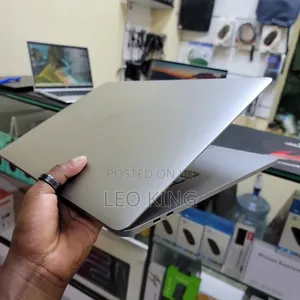 Laptop Apple MacBook Pro 2017 16GB Intel SSD 512GB