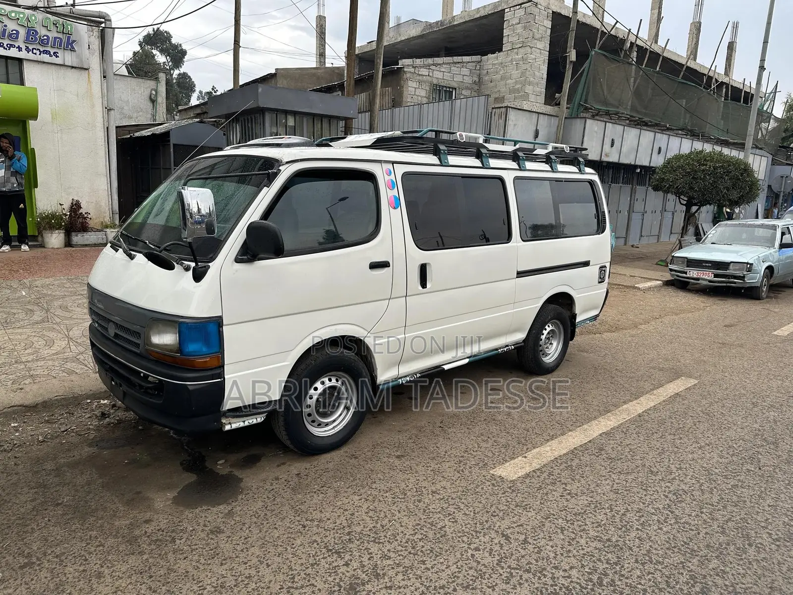 Toyota HiAce 2004 White