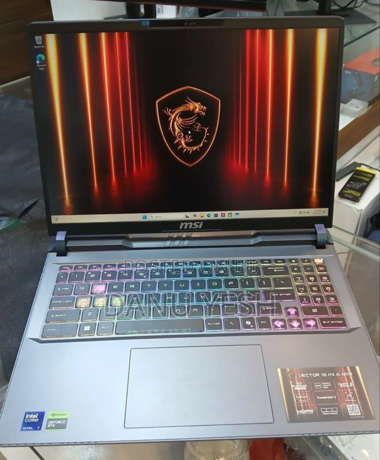 New Laptop MSI Vector 16 HX AI A2XWIG 16GB Intel Core Ultra 7 SSD 1T