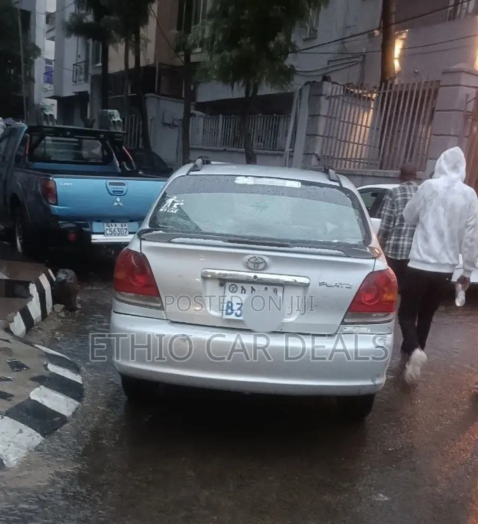 Toyota Platz 2005 Silver