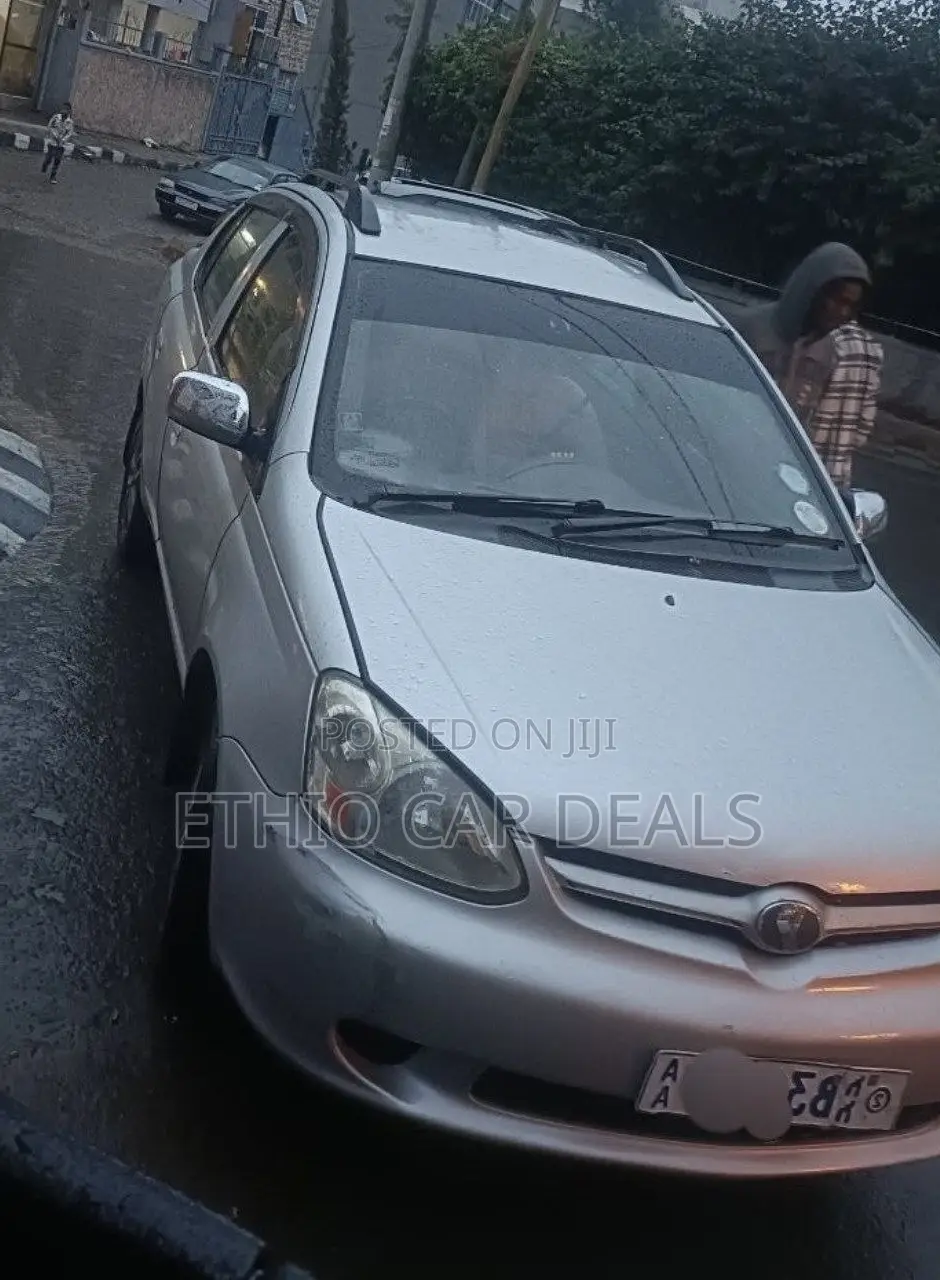 Toyota Platz 2005 Silver
