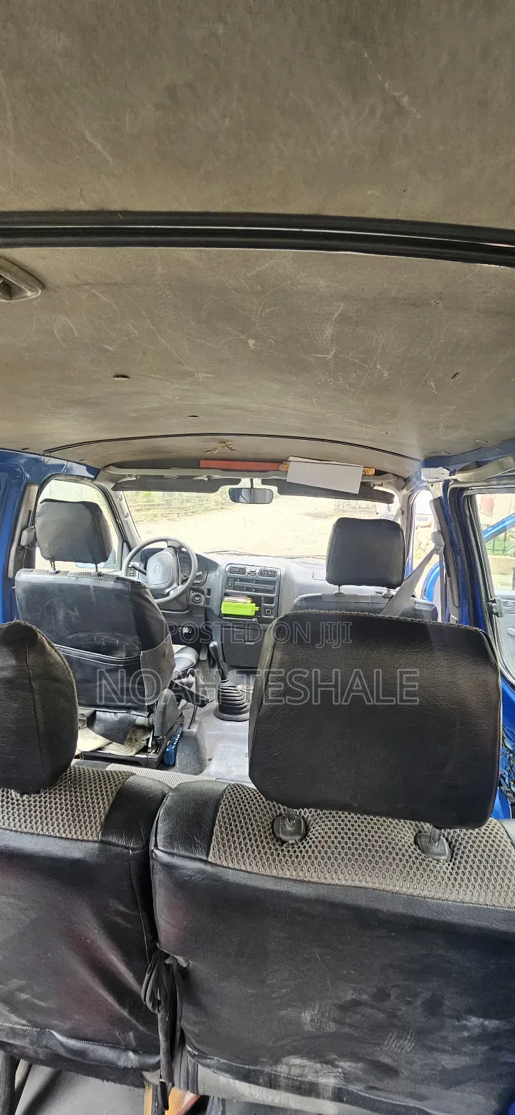 Toyota HiAce 2000 Blue