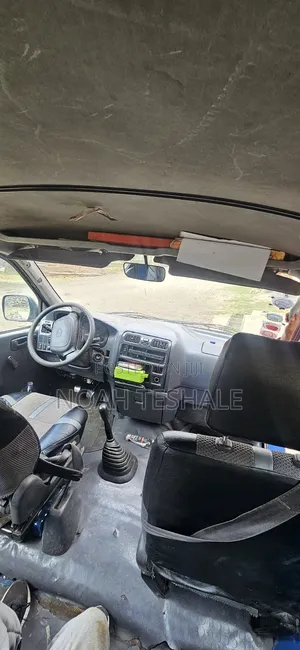 Toyota HiAce 2000 Blue