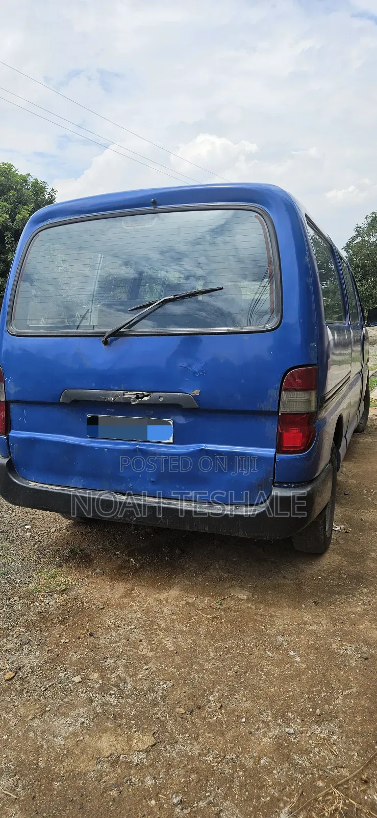 Toyota HiAce 2000 Blue