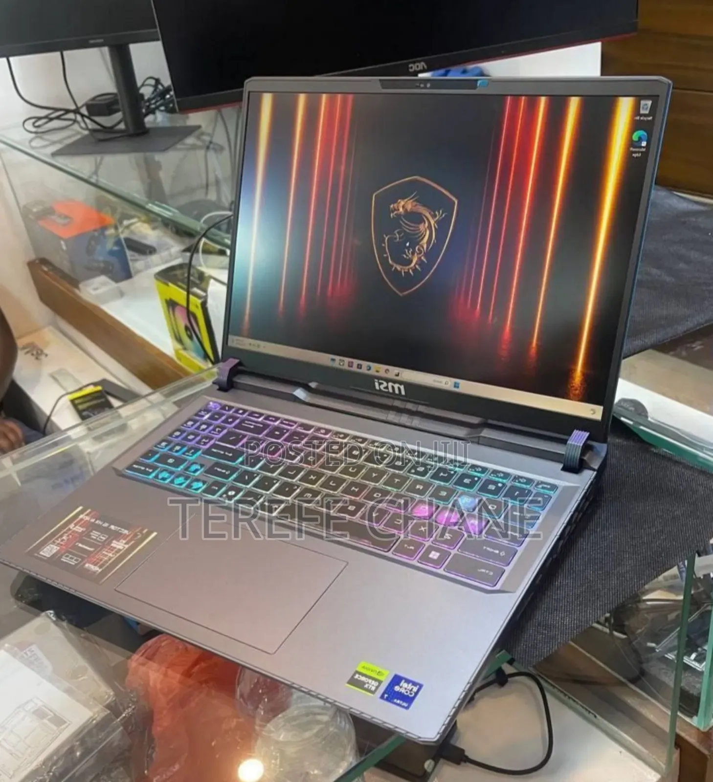 New Laptop MSI Vector 16 HX AI A2XWIG 16GB Intel Core Ultra 7 SSD 1T