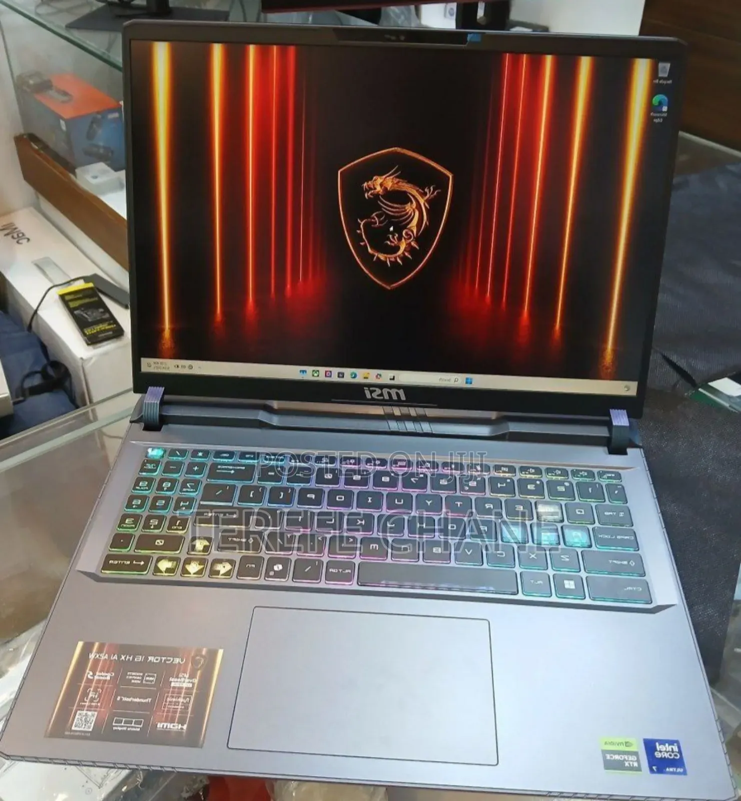 New Laptop MSI Vector 16 HX AI A2XWIG 16GB Intel Core Ultra 7 SSD 1T