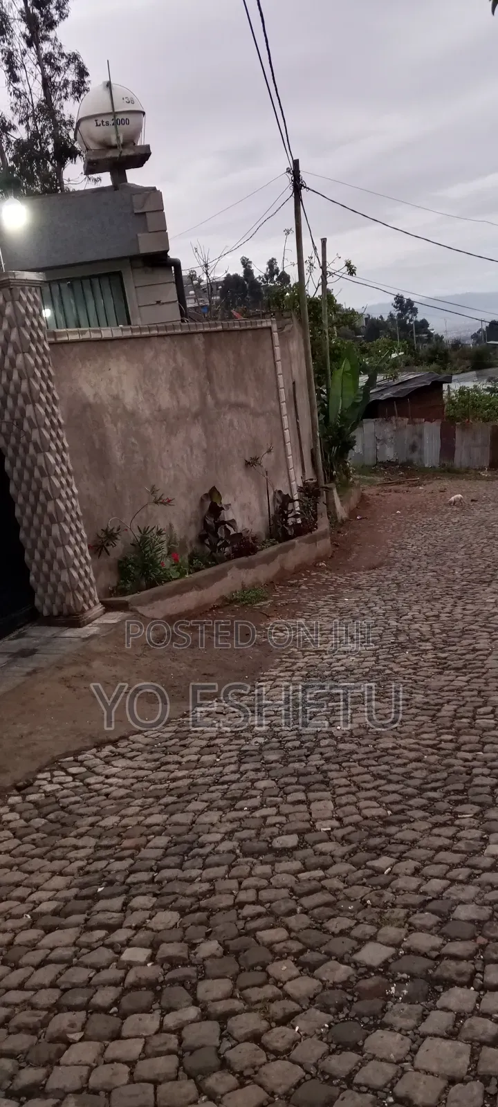 የሚሸጥ ቤት በጥሩ ሁኔታ የተሰራ