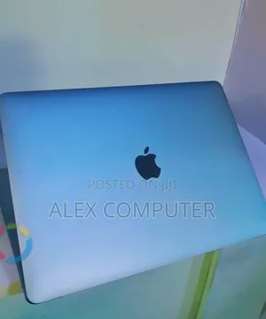 New Laptop Apple MacBook Pro M1 8GB Apple M1 SSD 256GB