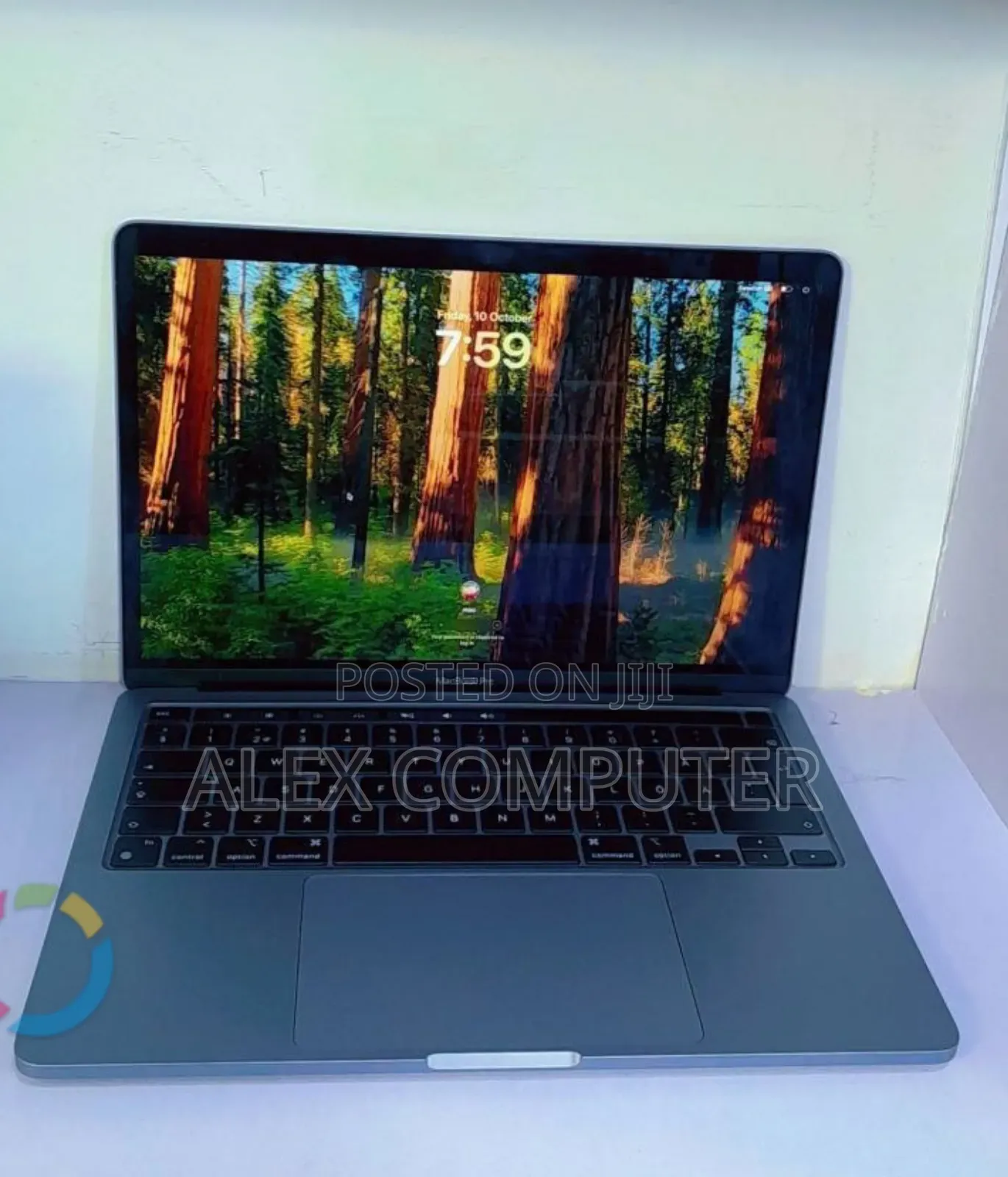 New Laptop Apple MacBook Pro M1 8GB Apple M1 SSD 256GB