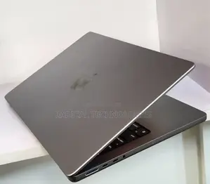 New Laptop Apple MacBook Pro M1 16GB Intel Core i5 SSD 512GB