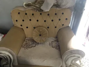 Used Couch or Sofa Full ( 4 in Number)