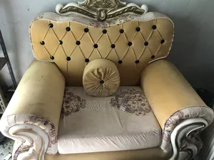 Used Couch or Sofa Full ( 4 in Number)