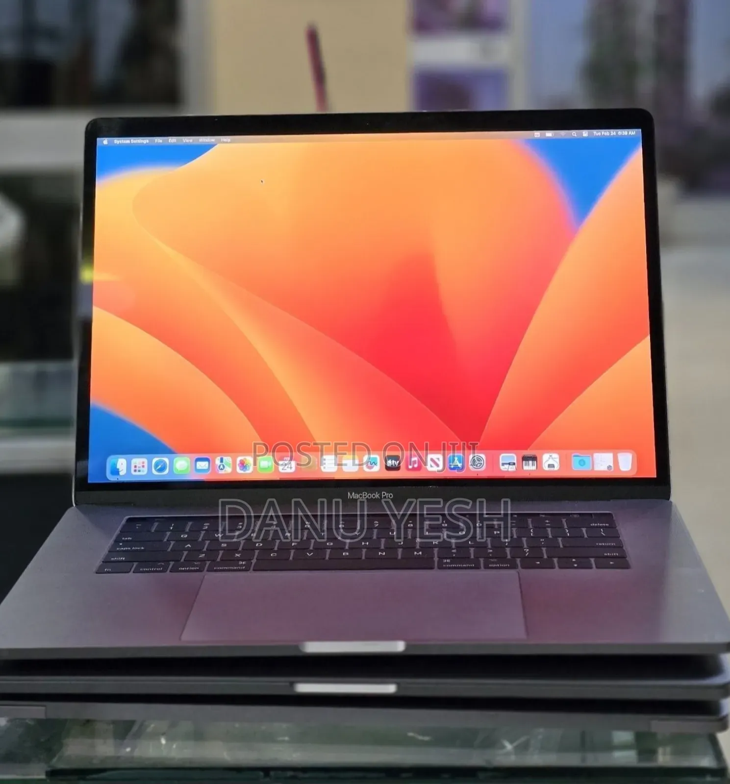 New Laptop Apple MacBook Pro 2017 16GB Intel Core i7 SSD 512GB