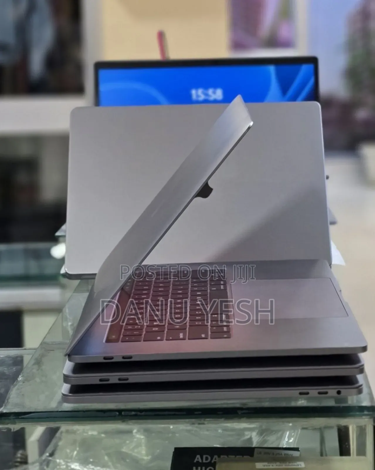 New Laptop Apple MacBook Pro 2017 16GB Intel Core i7 SSD 512GB