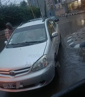 Toyota Platz 2005 Silver
