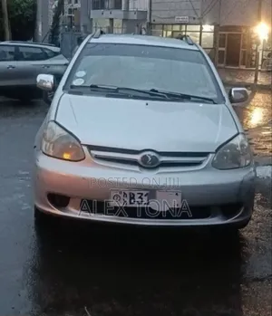 Toyota Platz 2005 Silver