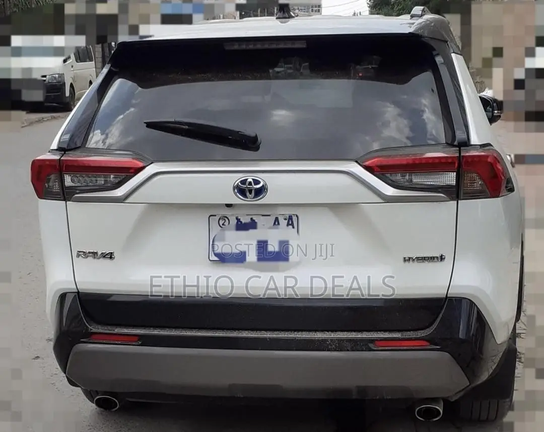 Toyota RAV4 XLE Premium 2022 White