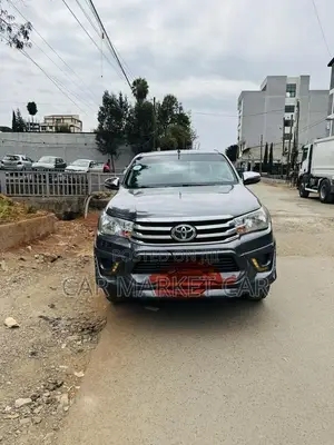 Toyota Hilux Revo Double Cab Deisel 2.8 AWD 2018 Gray