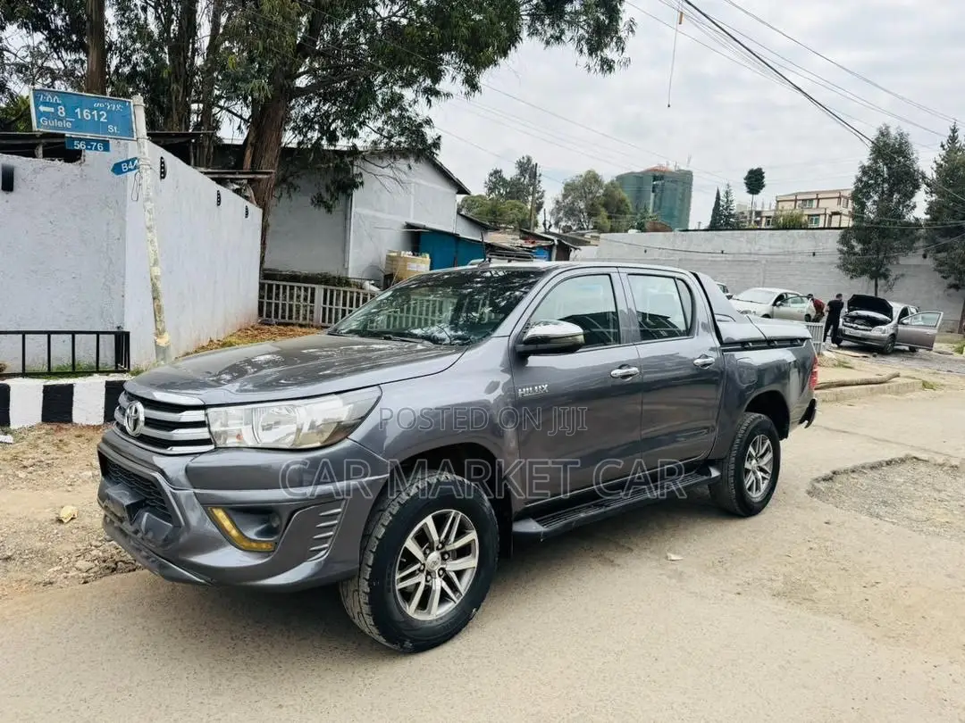 Toyota Hilux Revo Double Cab Deisel 2.8 AWD 2018 Gray