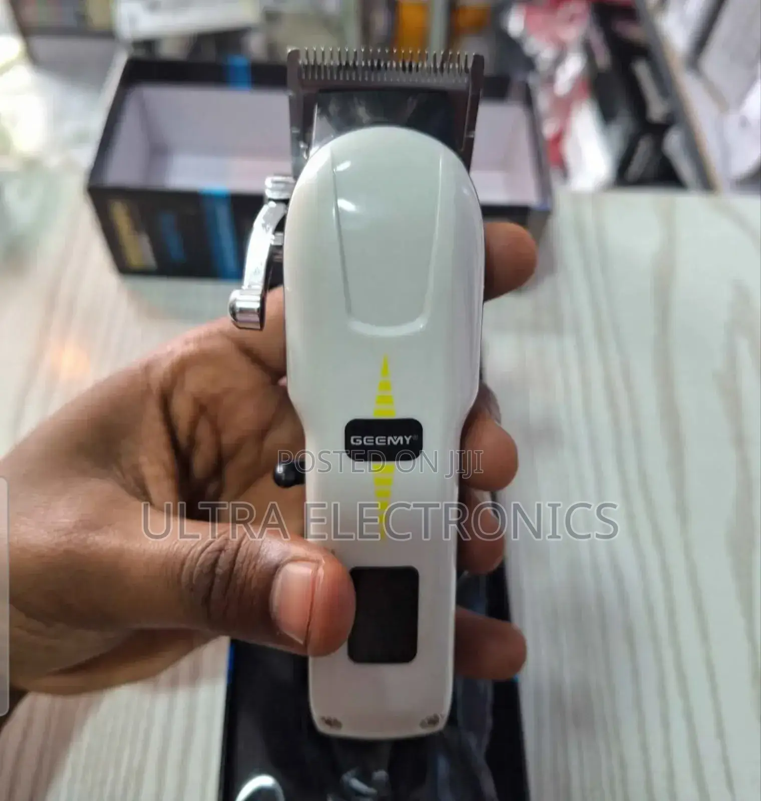 Geemy Rechargeable Professional Hair Clipper. Model: Often Identified