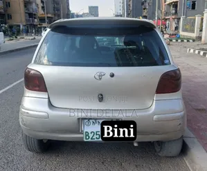 Toyota Vitz 2002 Gold