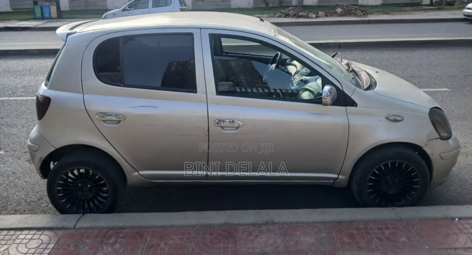 Toyota Vitz 2002 Gold