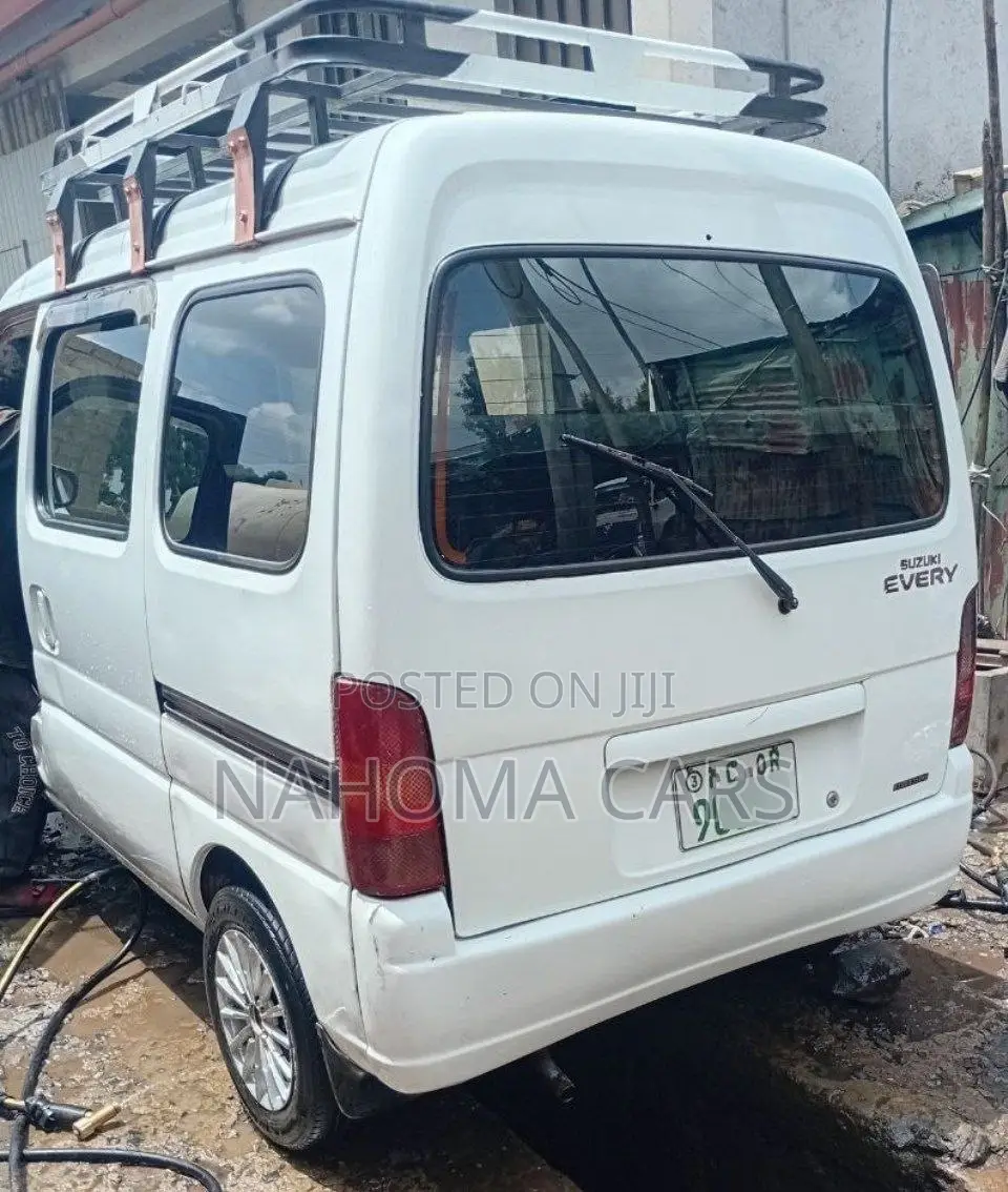Suzuki Every Wagon 2007 White
