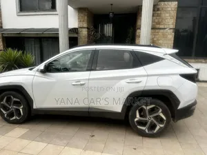 Hyundai Tucson 2021 White