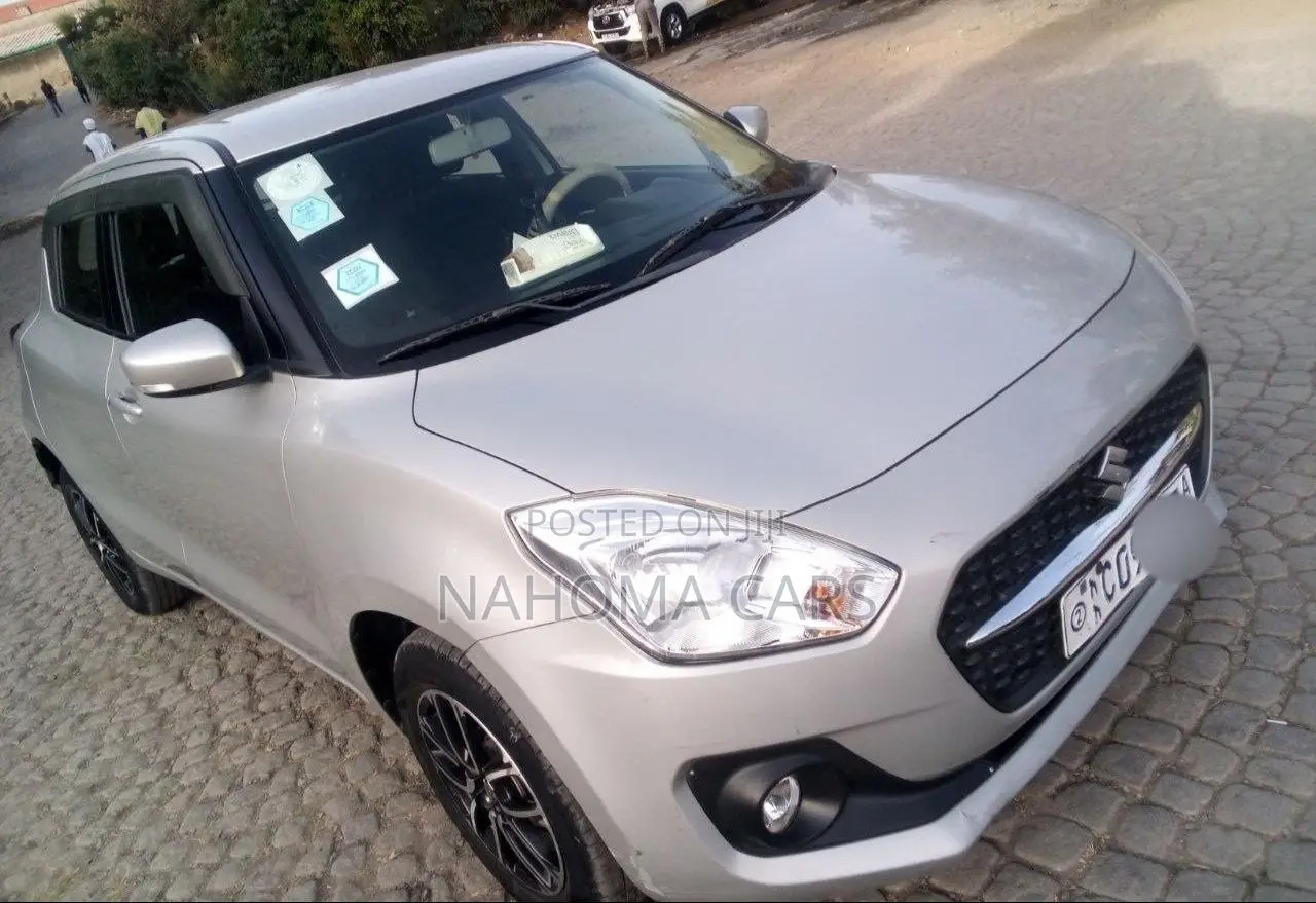 Suzuki Swift 2022 Silver