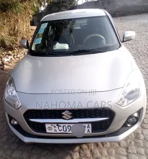 Suzuki Swift 2022 Silver