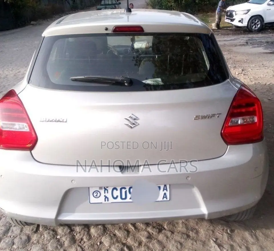 Suzuki Swift 2022 Silver
