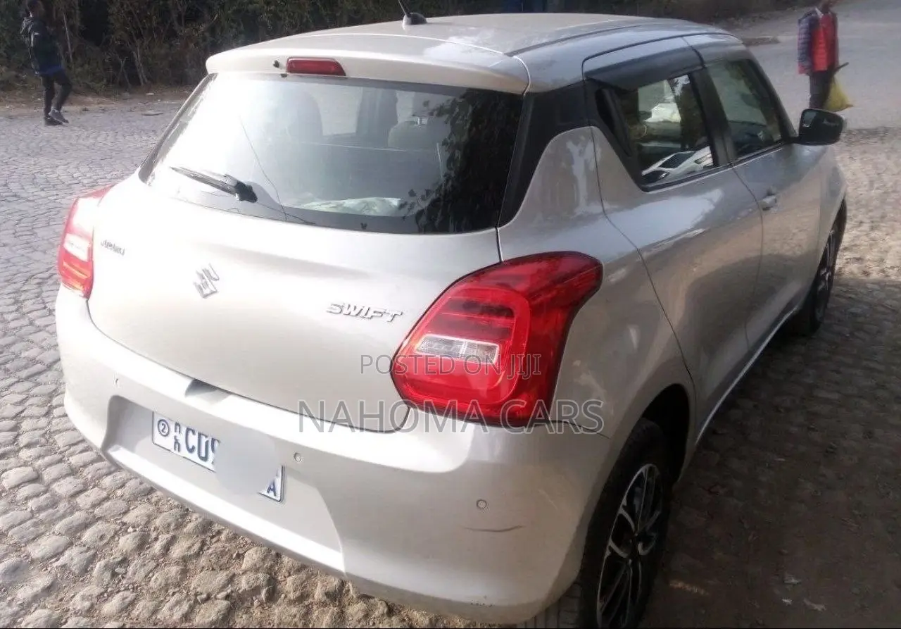 Suzuki Swift 2022 Silver