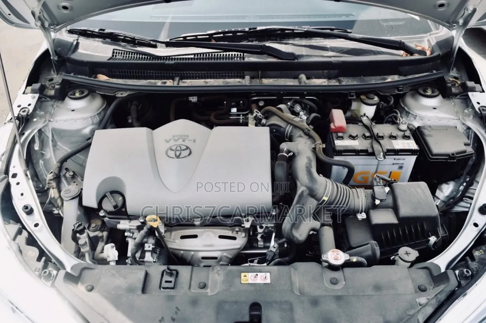 Toyota Yaris 2021 Silver
