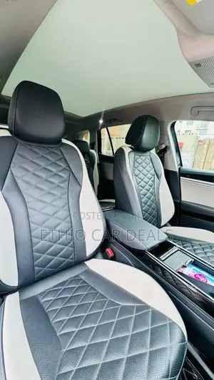 Volkswagen ID.6 2022 Blue