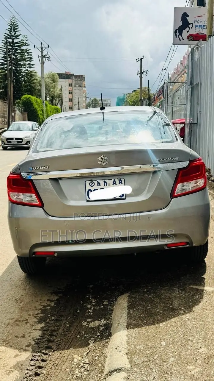 Suzuki Dzire 2022 Silver