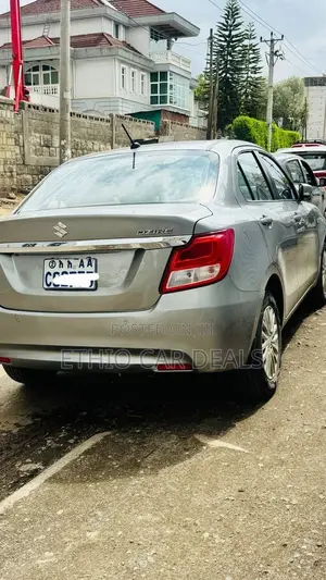 Suzuki Dzire 2022 Silver