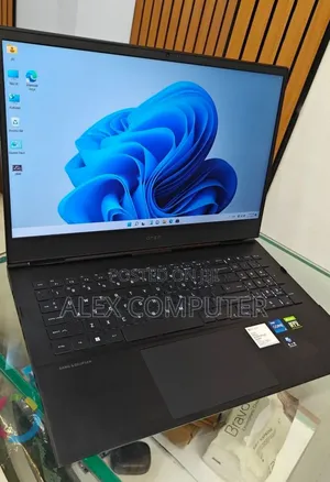 New Laptop HP Omen 15 16GB Intel Core i7 SSD 512GB