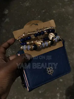 Hand Accessories With Bag