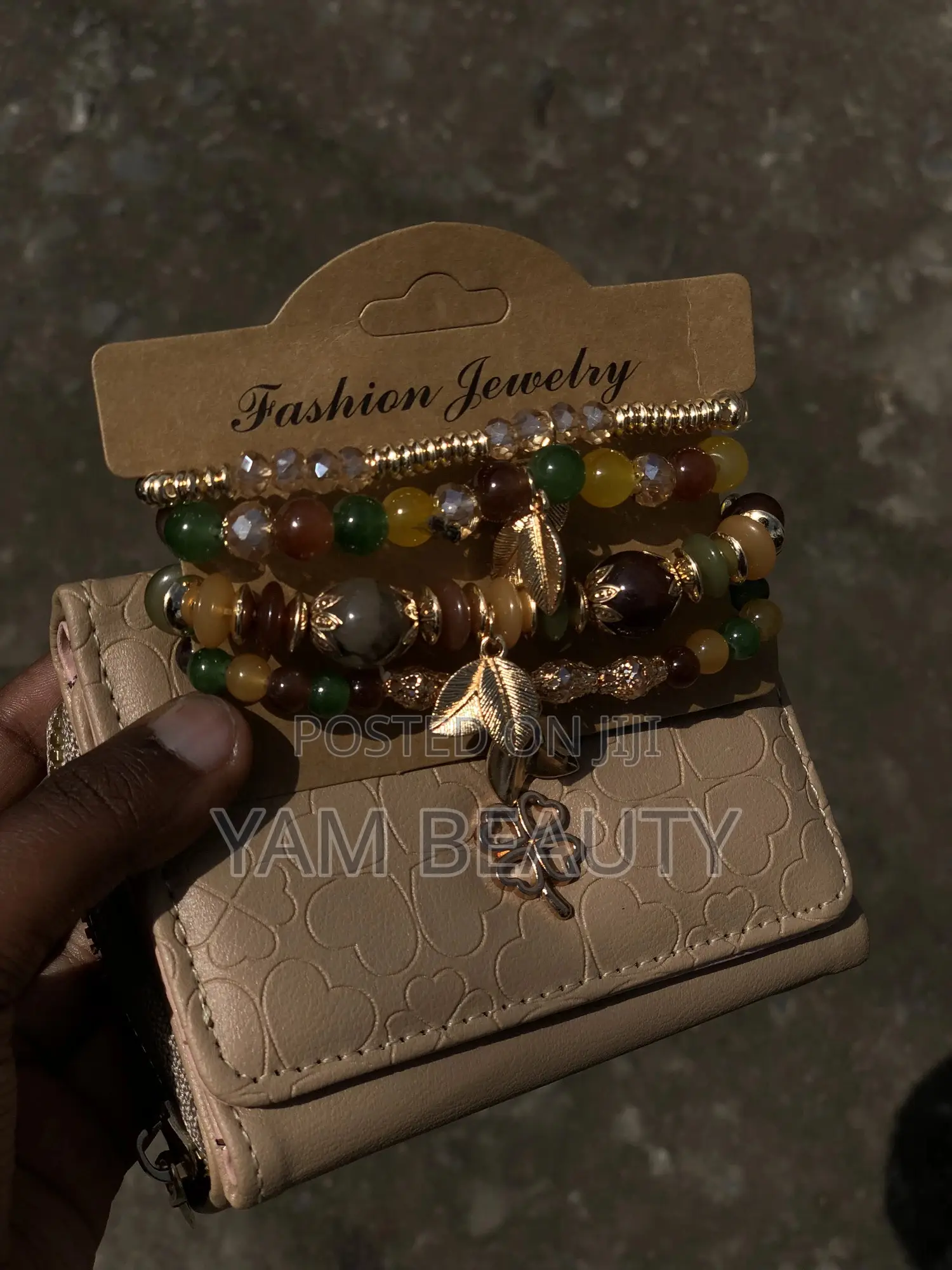 Hand Accessories With Bag