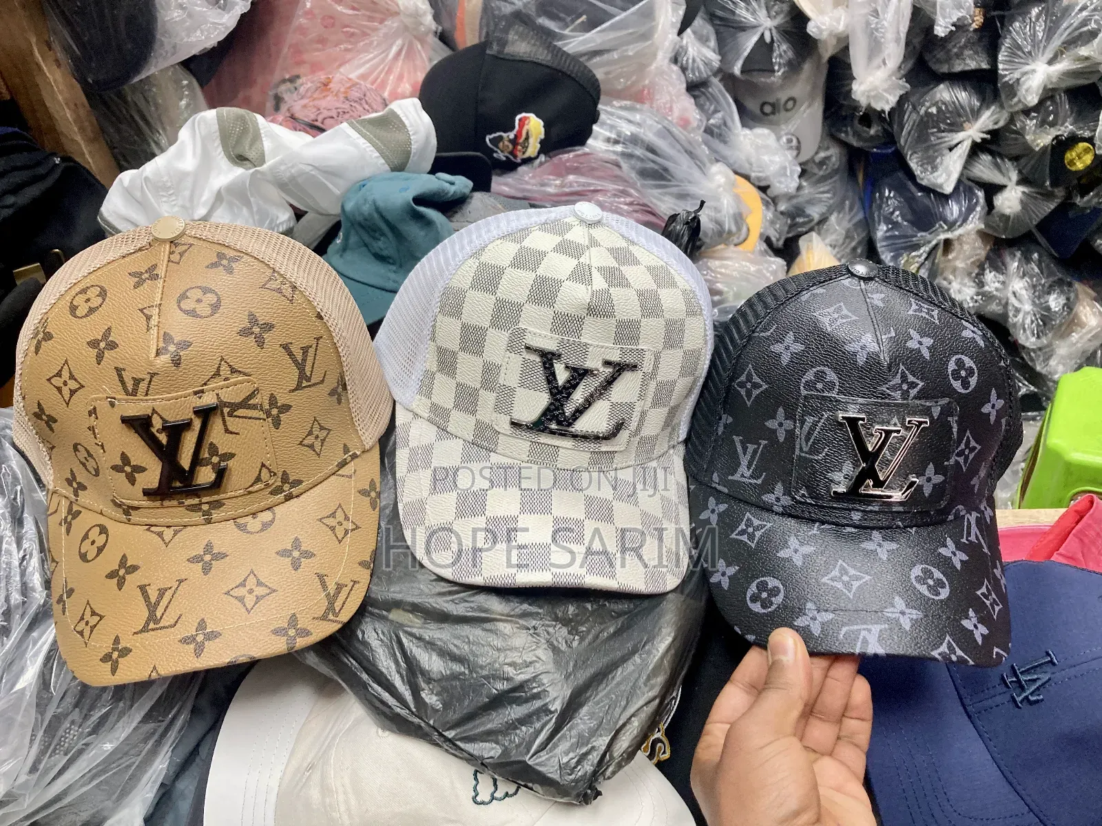 የሉዊ ቪቶን ኮፍያዎች (Lv)