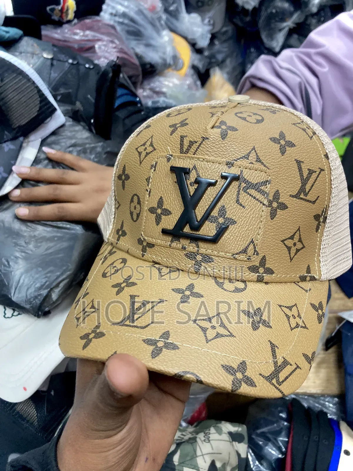 የሉዊ ቪቶን ኮፍያዎች (Lv)