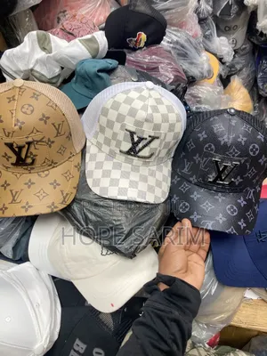 የሉዊ ቪቶን ኮፍያዎች (Lv)
