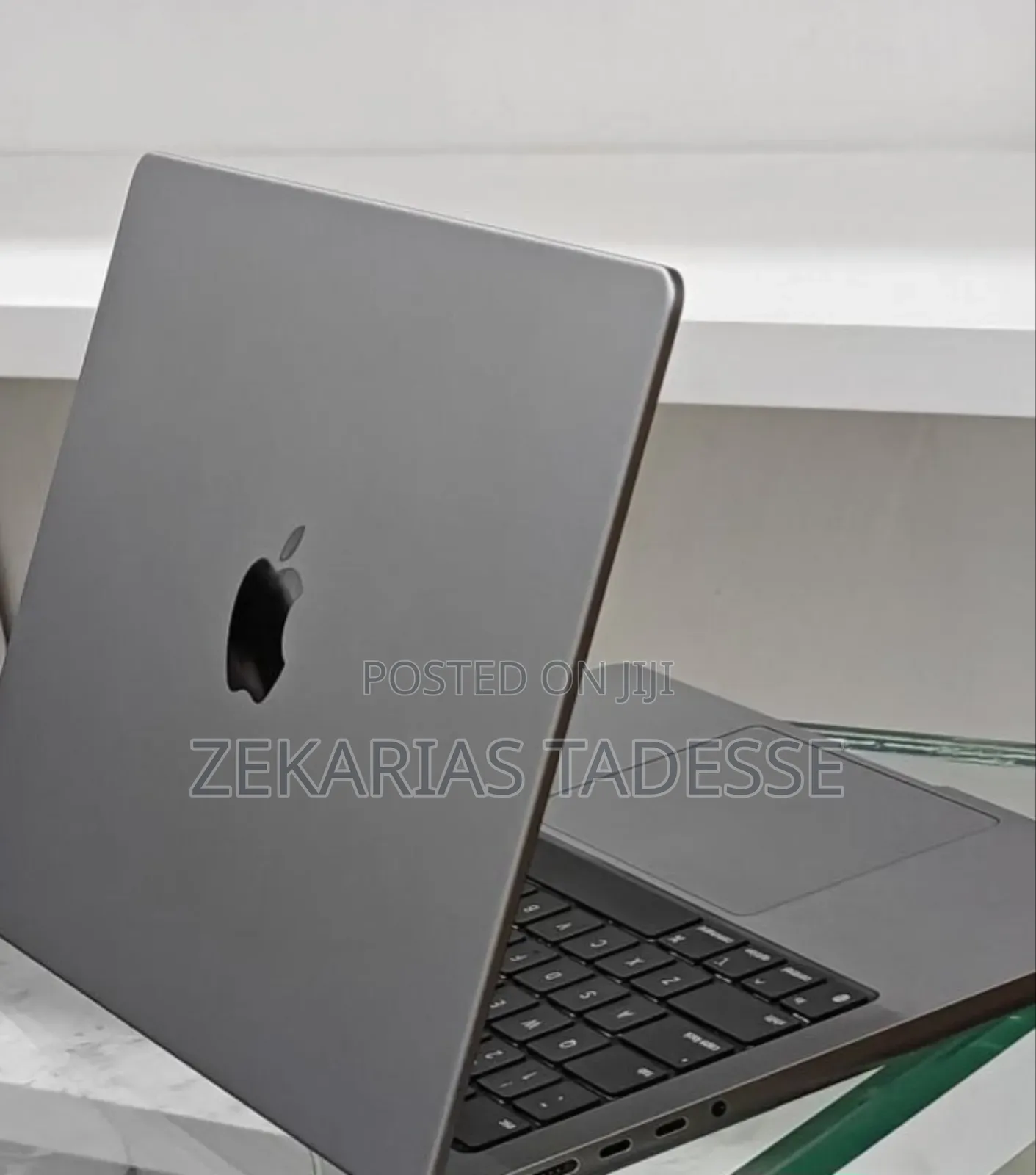 New Laptop Apple MacBook Pro 2023 M3 Pro 14-inch 8GB Apple M3 SSD 512GB