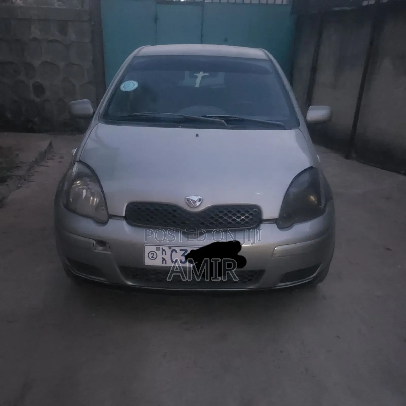 Toyota Vitz 2004 Silver