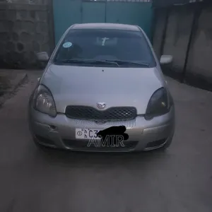 Toyota Vitz 2004 Silver